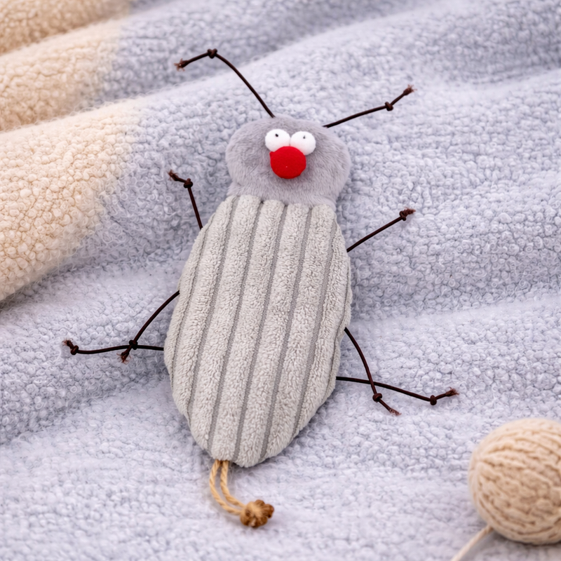 Interactive Plush Cockroach Cat Toy with Catnip – 16 cm Funny Bite & Kick Kitty Toy