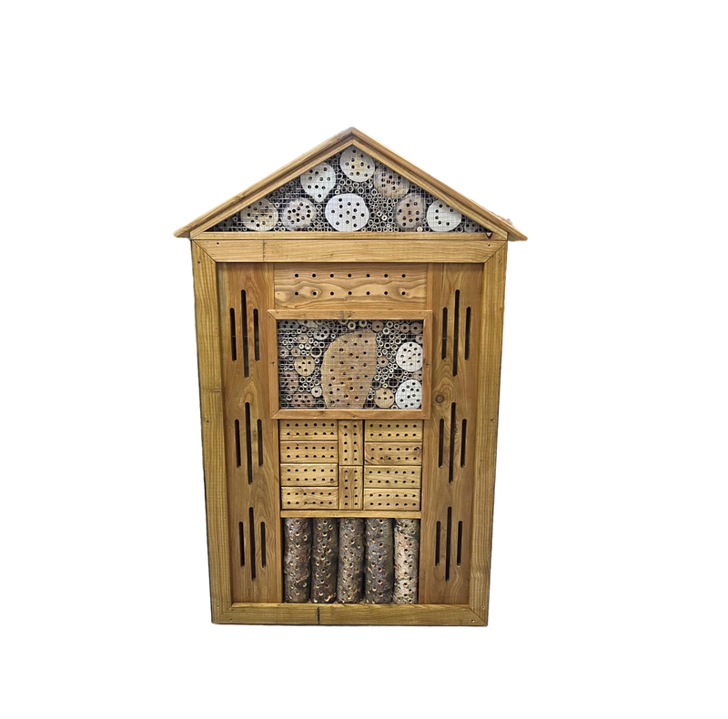 Titan Giant Feature Bug Hotel