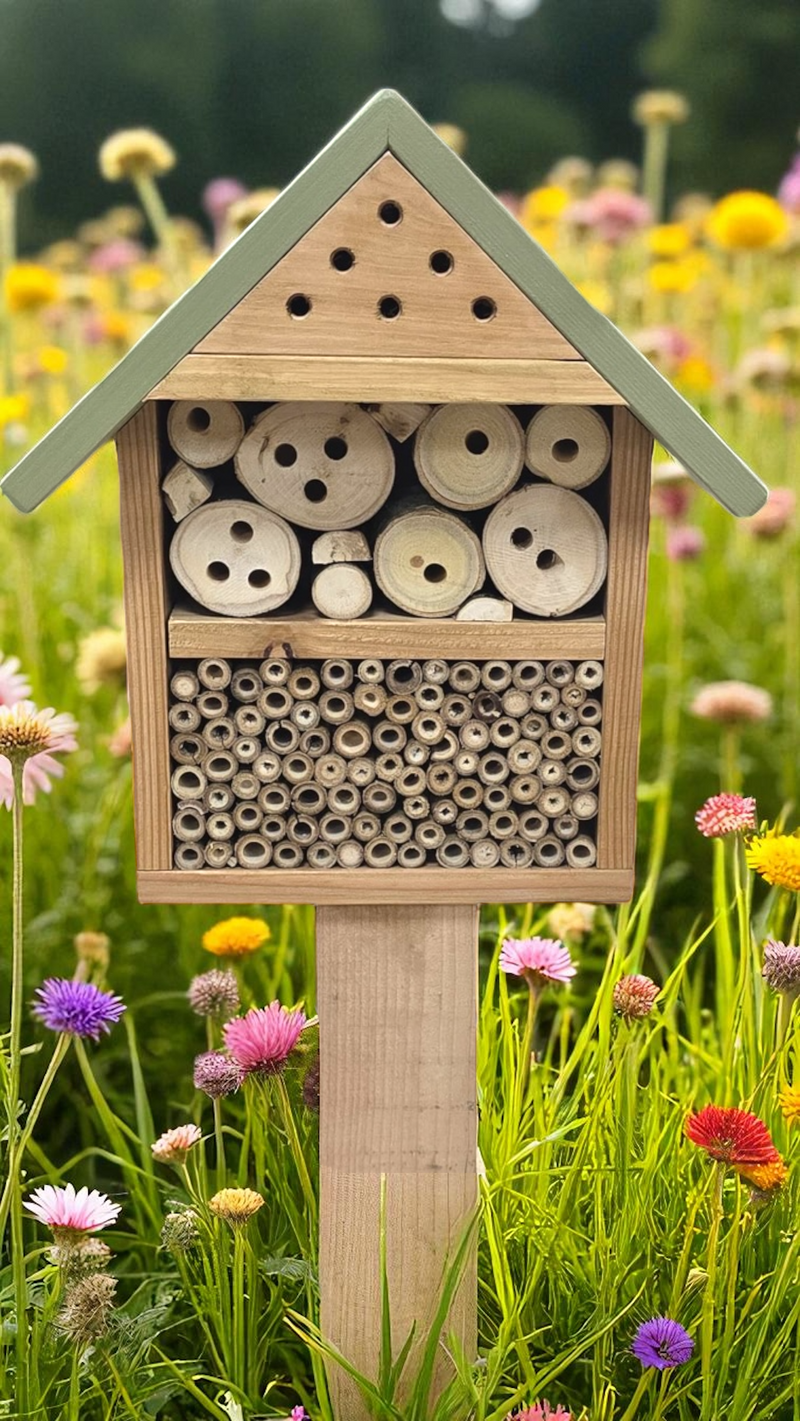 Bee and Bee Large Solitary Bee Hotel