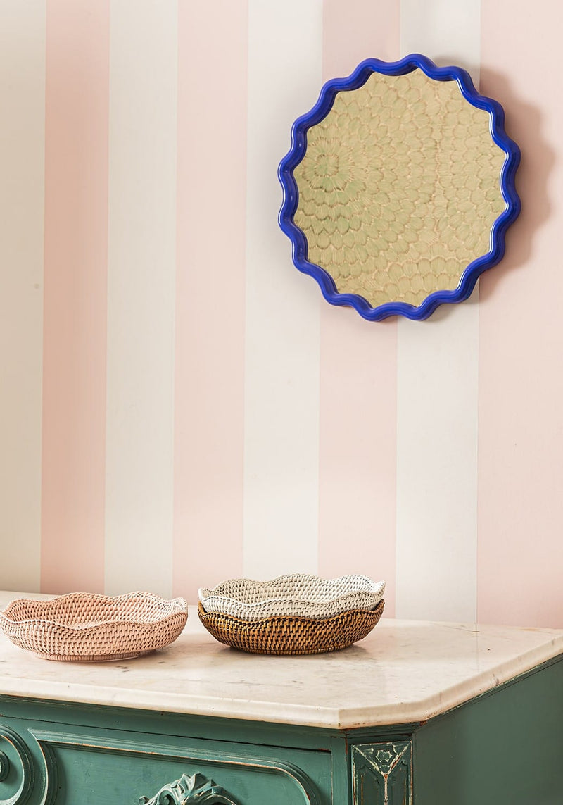 Saratoga Round Rattan Scalloped Tray - White